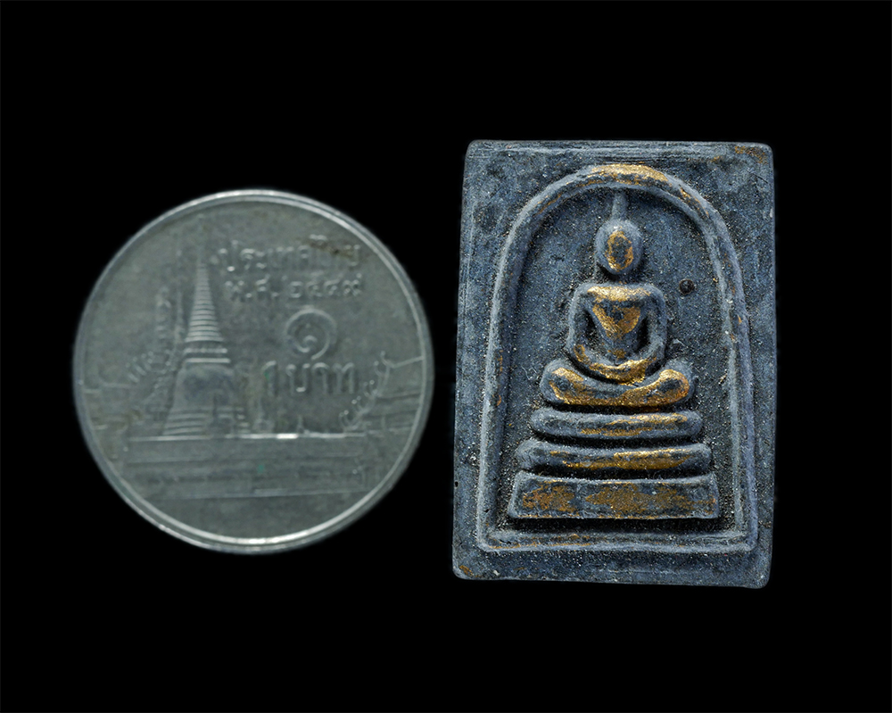 3.jpg - พระสมเด็หลับเรียบ ปัดทอง ฝังพลอย เนื้อผงพุทธคุณ ผงใบลานเก่า | https://kamulet.in.th