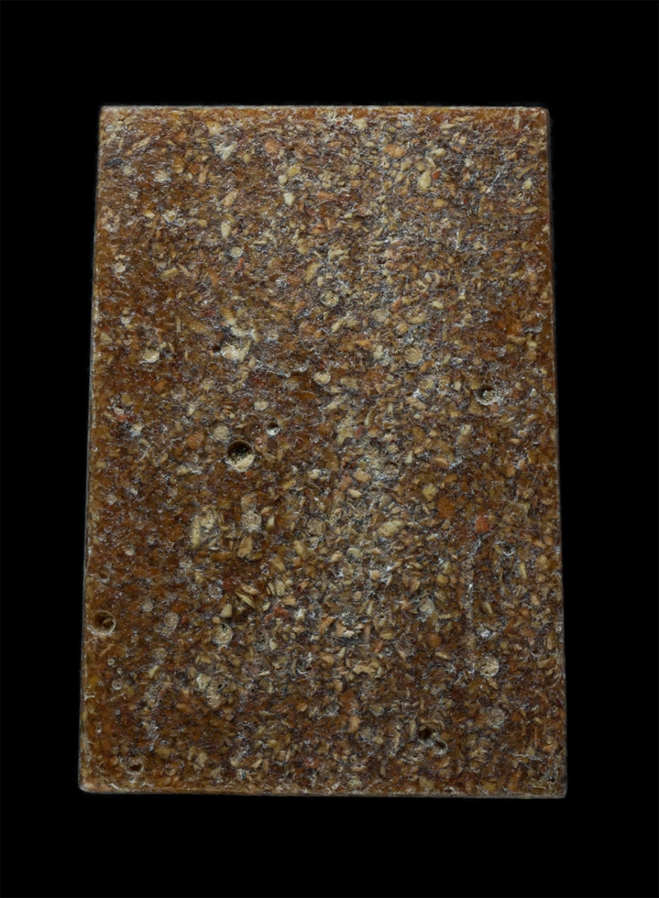 2.jpg - หลวงพ่อโสธร เนื้อกระเบื้องหลังคาโบสถ์(หลังเก่า) วัดโสธรวรารามวรวิหาร จ.ฉะเชิงเทรา ปี2537 ได้มีการนำมวลสารมงคล 3 ชนิด จากองค์หลวงพ่อมาผสมรวมกัน คือ 1.ก [..] | https://kamulet.in.th