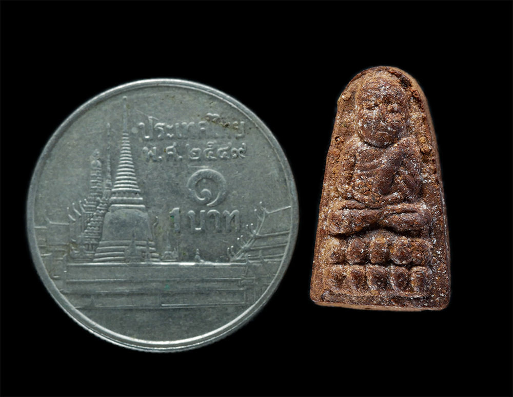 3.jpg - หลวงปู่ทวด เหยียบน้ำทะเลจืด เนื้อว่านสบู่เลือด ว่านเสน่ห์จันทร์แดง พิมพ์พระรอดเล็ก ปี2549 วัดห้วยมงคล อ.หัวหิน จ.ประจวบคีรีขันธ์ พระเก่าสวย มวลสารดี พ [..] | https://kamulet.in.th