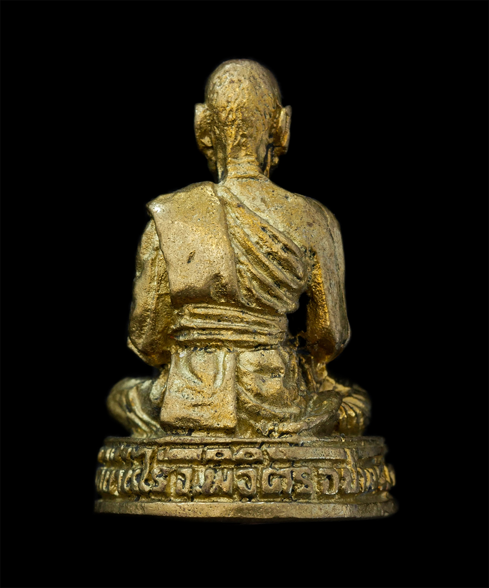 2.jpg - รูปหล่ออุดกริ่ง หลวงพ่อขวัญ ปวโร วัดบ้านไร่ อ.สามง่าม จ.พิจิตร รุ่น อปพร. ปี2539 เนื้อทองผสม พระเก่าสวย มวลสารดี พร้อมกล่องเดิมๆ น่าเก็บสะสมบูชา | https://kamulet.in.th