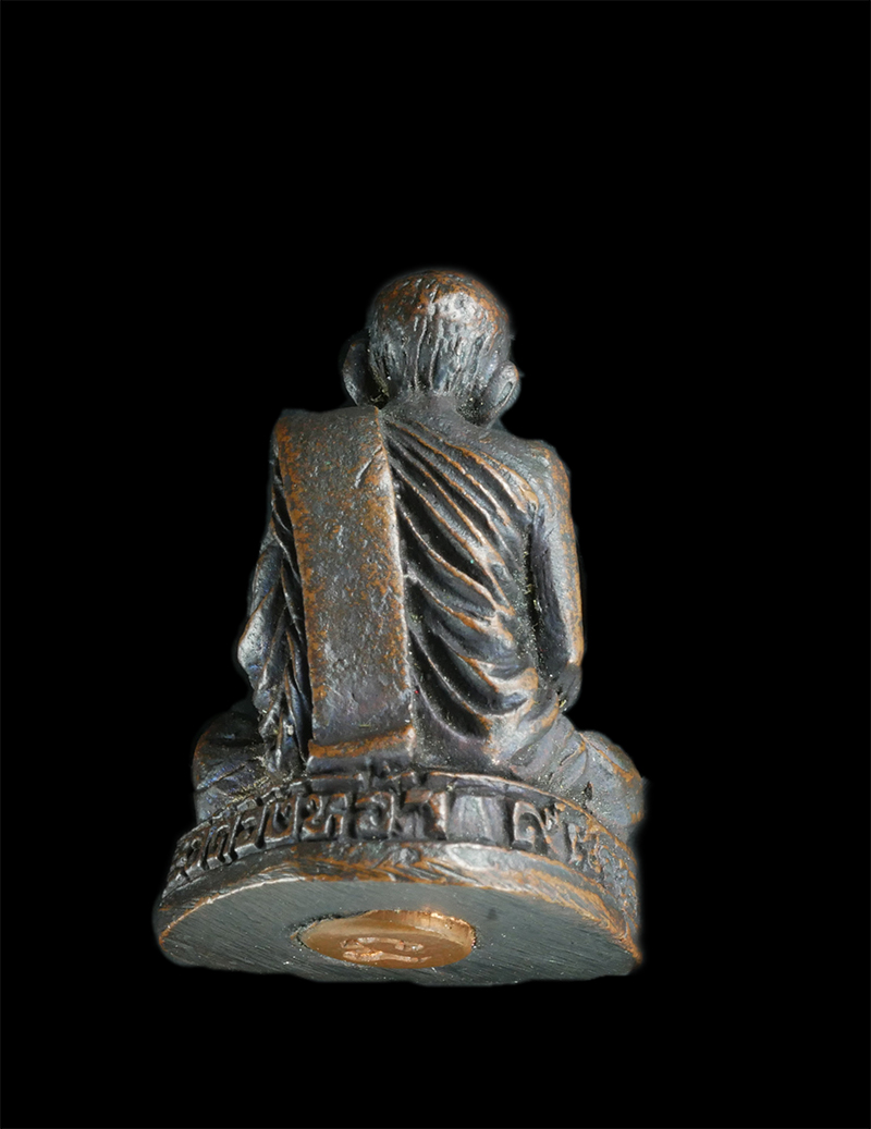 4.jpg - รูปหล่อ หลวงปู่คร่ำ ยโสธโร(พระมงคลศีลาจารย์ ) วัดวังหว้า อ.แกลง จ.ระยอง อายุครบ 97 ปี พ.ศ.2537 เนื้อทองแดง  | https://kamulet.in.th