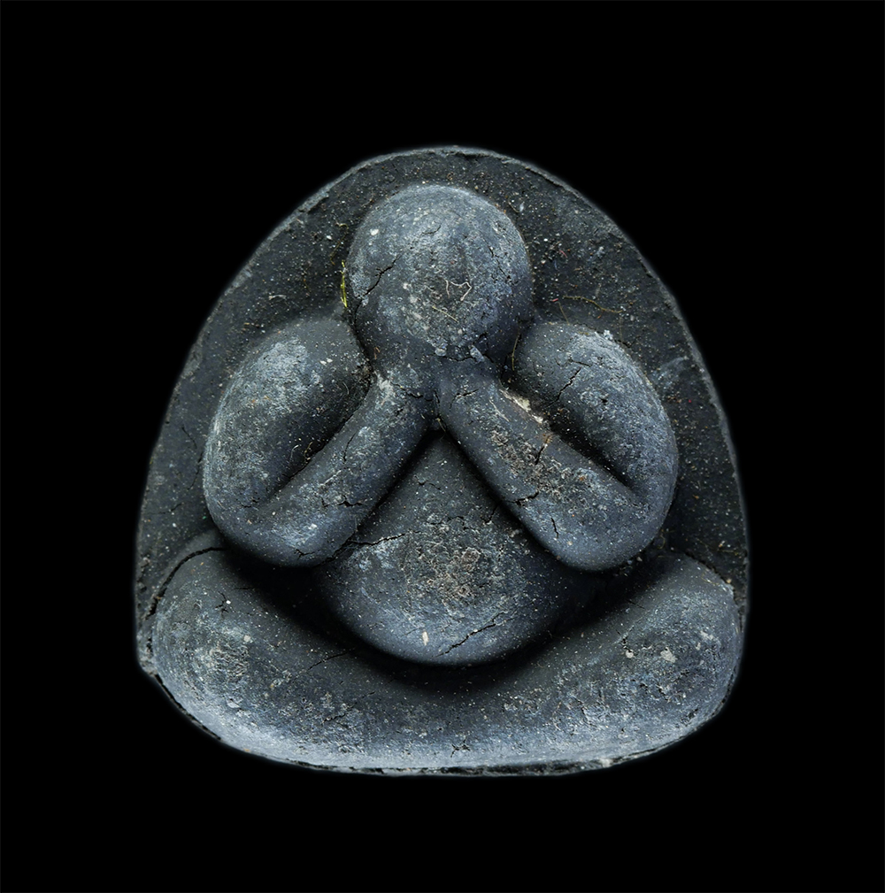 1.jpg - พระปิดตา หลวงปู่เกลี้ยง มนุญฺโญ (พระครูพิศิษฐชโลปการ) วัดเนินสุทธาวาส อ.เมือง จ.ชลบุรี ที่ระลึกครบ 7 รอบ 84 ปี พ.ศ.2545 เนื้อผงพุทธคุณ ผงใบลาน หลวงปู่ [..] | https://kamulet.in.th