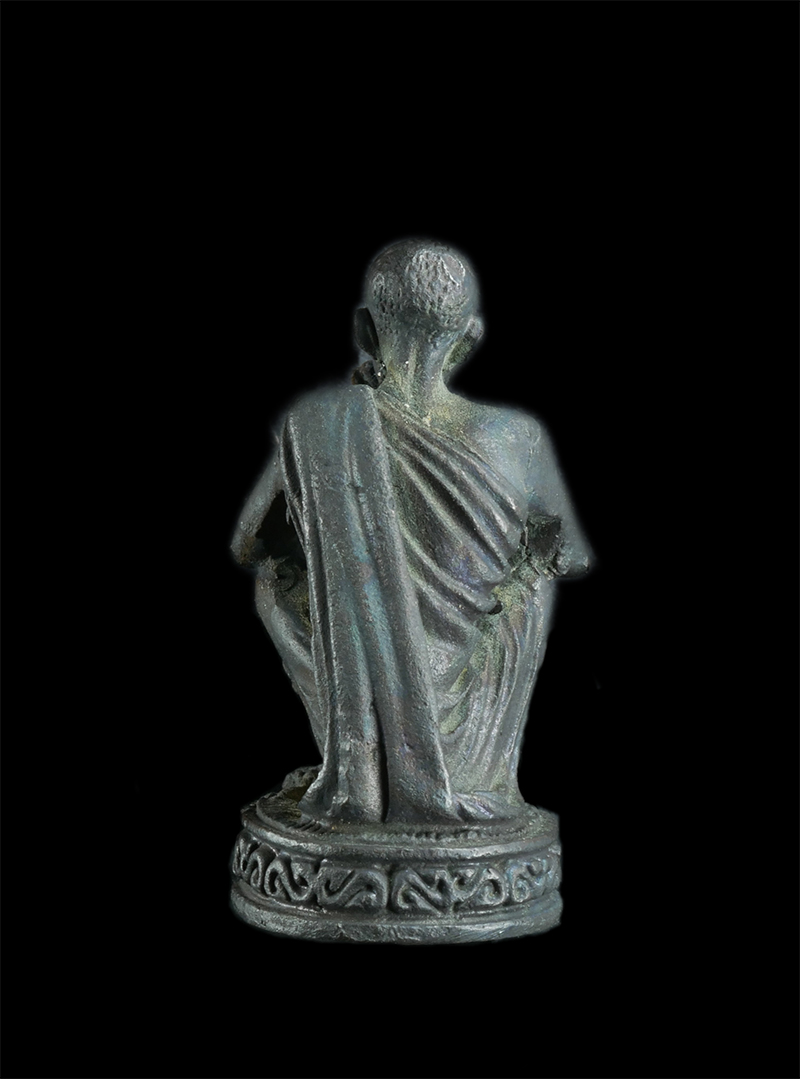 4.jpg - รูปหล่อหลวงพ่อคูณ ปริสุทโธ  วัดบ้านไร่ จ.นครราชสีมา ที่ระลึกในงานพิธี ฝังลูกนิมิตรอุโบสถ วัดบ้านไร่ ปี2536 เนื้อโลหะผสม พระเก่าสวย พร้อมกล่องเดิม#1 | https://kamulet.in.th