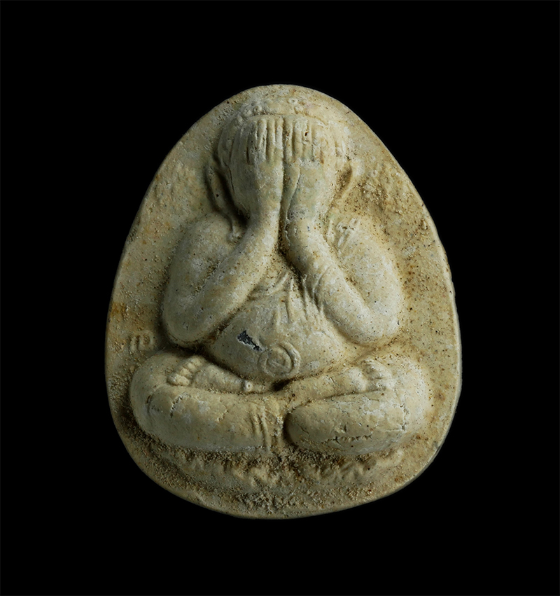 3.jpg - พระปิดตาหลังปรกใบมะขาม หลวงปู่คร่ำ วัดวังหว้า อ.แกลง จ.ระยอง เนื้อผงพุทธคุณ ผงว่าน ฝังตะกรุด | https://kamulet.in.th