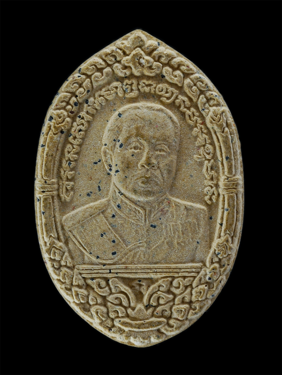 1.jpg - พระผงรูปเหมือนในหลวง ร.5 หลังยันต์ สาริกาคู่ วัดนิคมคณาราม ต.อ่าวน้อย อ.เมือง จ.ประจวบคีรีขันธ์ หลวงพ่อสมเชื้อ วัดนิคมราษฎร์รังสรรค์ จ.ประจวบคีรีขันธ์ [..] | https://kamulet.in.th