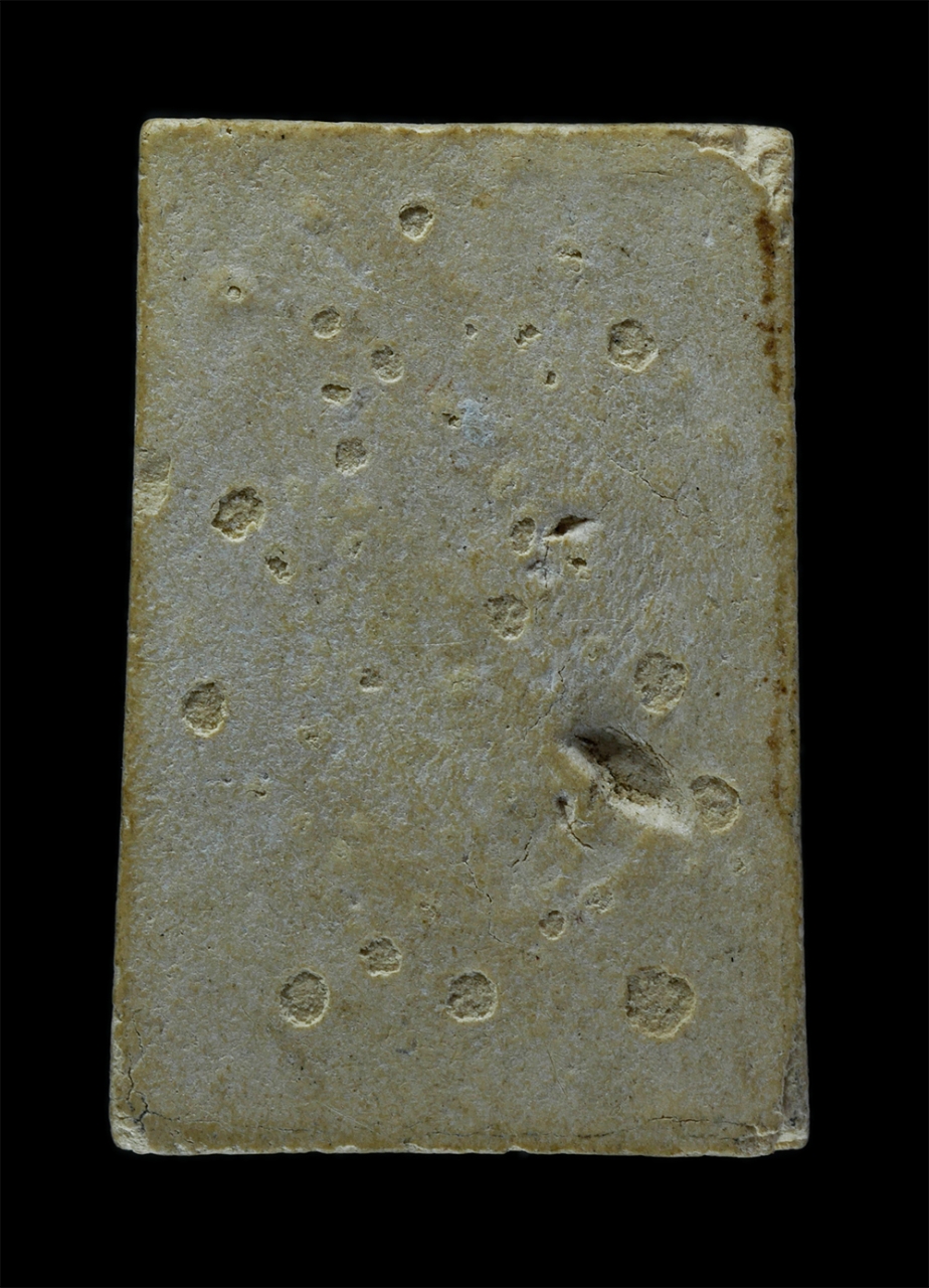 2.jpg - พระสมเด็จ พิมพ์พระประทาน หลังเรียบ เนื้อผง พระเก่าพิมพ์ | https://kamulet.in.th