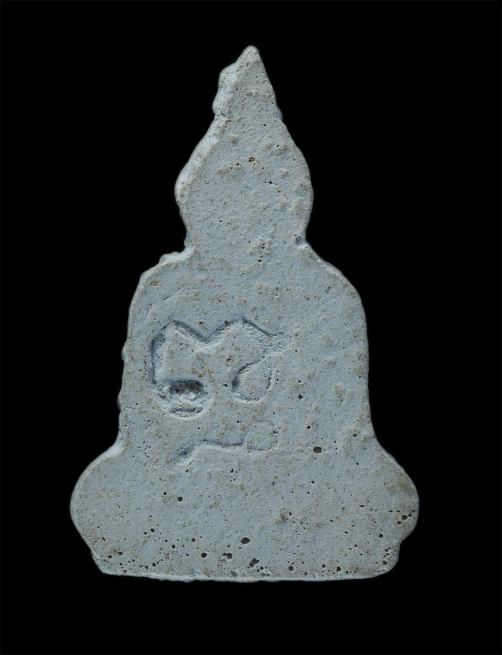 2.jpg - พระพิมพ์อู่ทอง หลวงตาม้า วัดพุทธพรหมปัญโญ(วัดถ้ำเมืองนะ) ตำบลเมืองนะ อำเภอเชียงดาว เชียงใหม่ เนื้อผงพุทธคุณ | https://kamulet.in.th