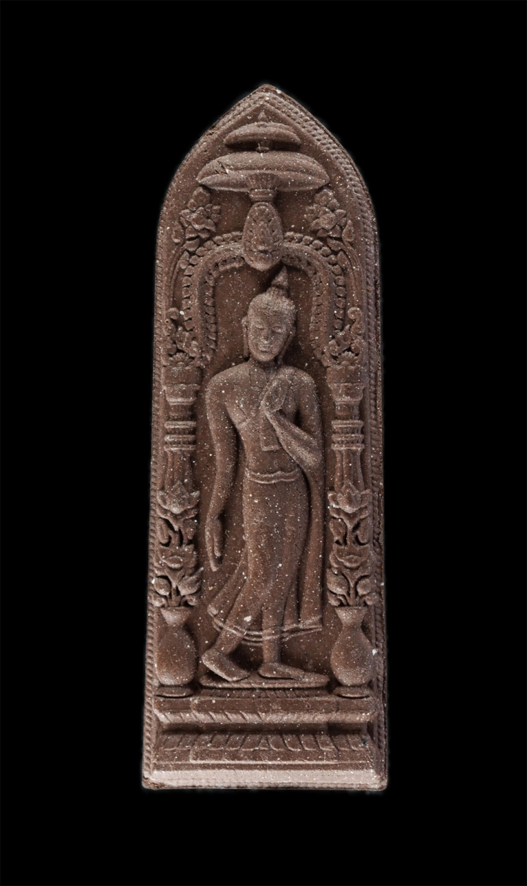 1.jpg - พระลีลา กำแพงนิ้ว (เนื้อว่าน ผงชานหมาก) หลวงปู่นาม สาสนฺปฺโชโต(พระครูสุวรรณศาสนคุณ) วัดน้อยชมภู่ จ สุพรรณบุรี ปี2555 พระเก่าสวย มวลสารดี พร้อมรูปภาพหล [..] | https://kamulet.in.th