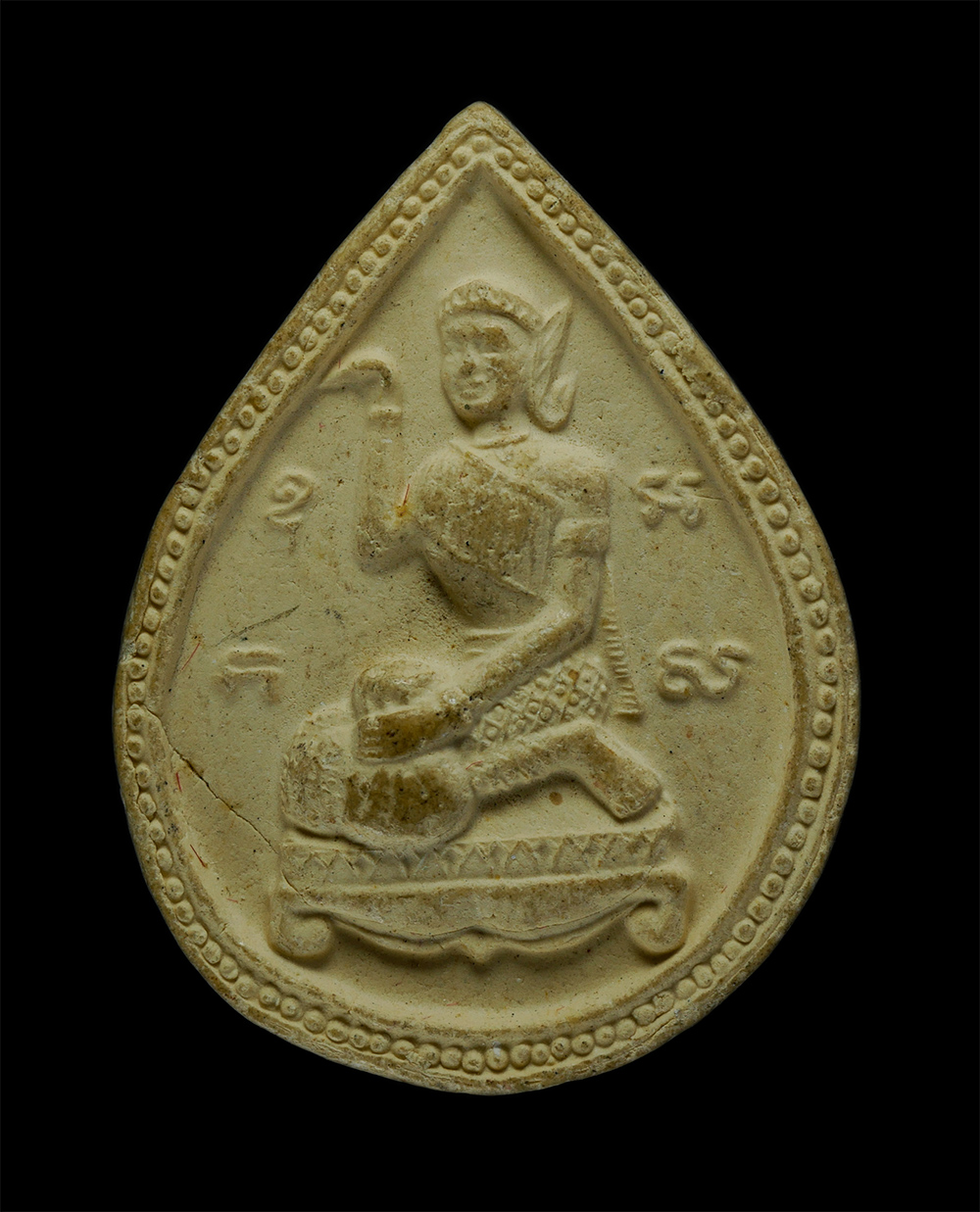 1.jpg - แม่นางกวัก เรียกเงิน เรียกทอง หลวงปู่สรวง เทวดาเล่นดิน ปี2539 วัดตาโคล จ.ศรีสะเกษ พิมพ์หยดน้ำ เนื้อผงพุทธคุณ ปลุกเสกหลายพิธี ตั้งแต่ปี 2539 และมาเข้าพ [..] | https://kamulet.in.th