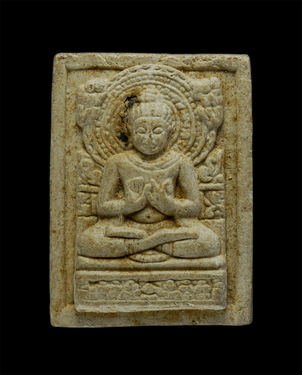 1.jpg - พระพุทธประทานพร หลังยันต์โภคทรัพย์ นะ ชา ลี ติ พระครูวิกรมศาสนกิจ (เจตจำนงค์ จิรธมฺโม) งานปิดทองฝังลูกนิมิต วัดมาบฟักทอง ต.บางละมุง จ.ชลบุรี ปี 2555 เ [..] | https://kamulet.in.th