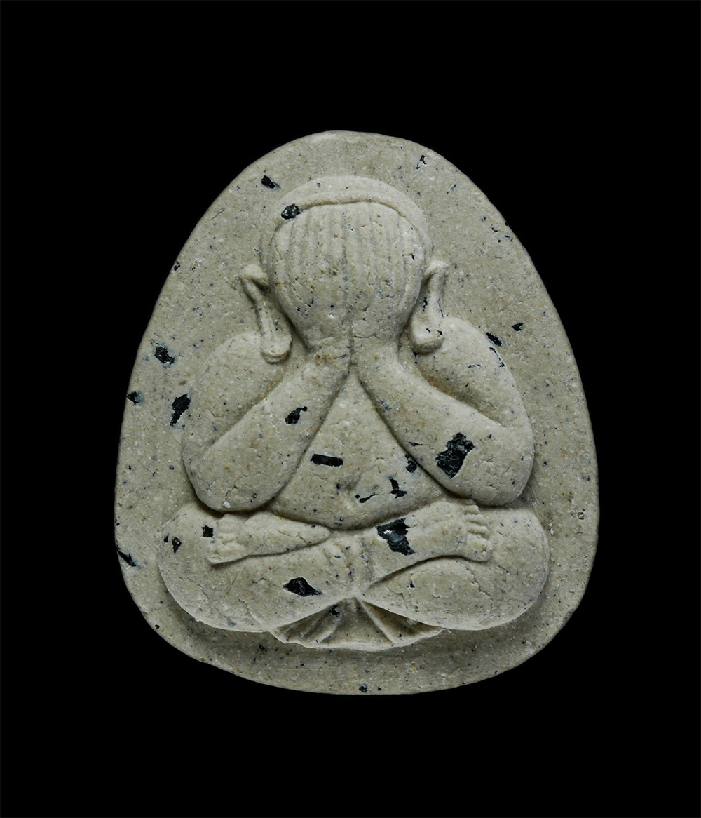 1.jpg - พระปิดตามหาลาภ ฝังแร่ พระครูวิบูลธรรมโสภิต วัดจรูญราษฎร์ อำเภอเมือง จังหวัดชลบุรี เนื้อผงพุทธคุณ พระสวย มวลสารดี | https://kamulet.in.th