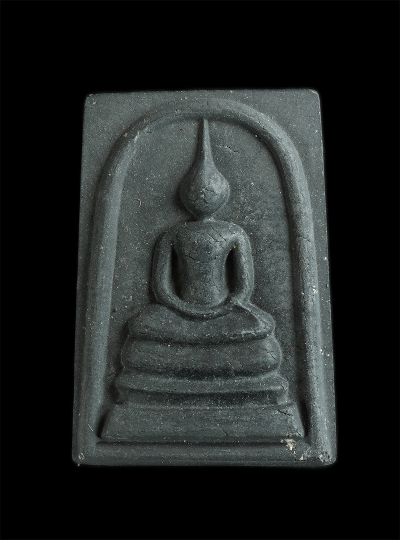 3.jpg - พระสมเด็จนพคุณ รุ่น1 เลื่อนสมณศักดิ์ หลวงพ่อนพ อนิญชิโต (พระครูพิสุทธิญาณโสภณ) วัดหนองไร อ.ปลวกแดง จ.ระยอง ปี2559 เนื้อผงพุทธคุณ สีดำ สมเด็จเลื่อนสมณศ [..] | https://kamulet.in.th