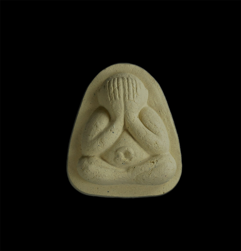 3.jpg - พระปิดตาเนื้อผงพุทธคุณหลังยันต์ห้า ฝังพลอยเสก หลวงพ่อนพ(พระครูพิสุทธิญาณโสภณ) งานปิดทองฝังลูกนิมิต ผูกสีมา วัดหนองไร่ จ.ระยอง ปี2562 (องที่2) | https://kamulet.in.th