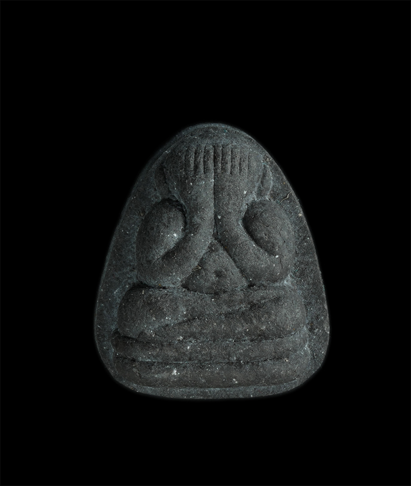 3.jpg - พระปิดตาหลังเทวดา วัดป่า (วัดอรัญญิกาวาส) จ.ชลบุรี มวลสารพระปิดตาเก่าหลวงปู่เฮี้ยง เนื้อว่าน ผงใบลาน | https://kamulet.in.th