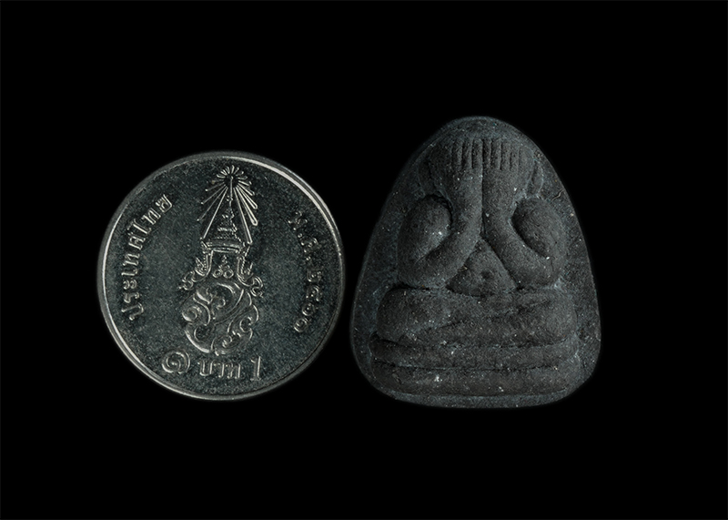 5.jpg - พระปิดตาหลังเทวดา วัดป่า (วัดอรัญญิกาวาส) จ.ชลบุรี มวลสารพระปิดตาเก่าหลวงปู่เฮี้ยง เนื้อว่าน ผงใบลาน | https://kamulet.in.th