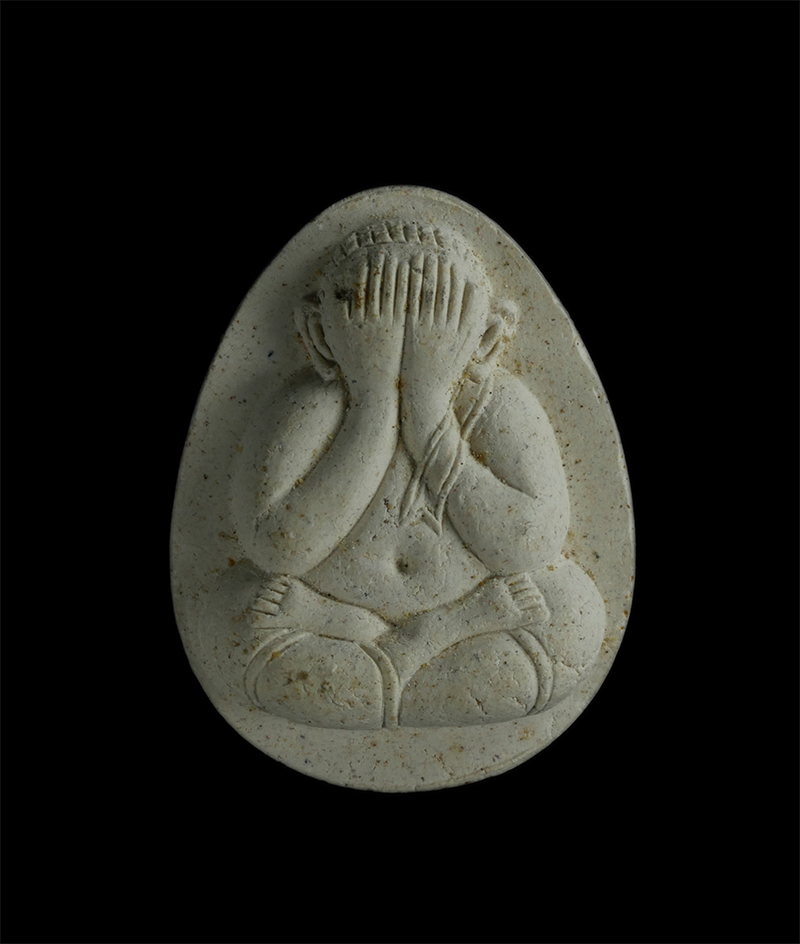 3.jpg - พระปิดตาหลังยันต์กระบองไขว้ หลวงปู่คร่ำ ยโสธโร(พระมงคลศีลาจารย์) วัดวังหว้า อ.แกลง จ.ระยอง  ปี2537 เนื้อผงพุทธคุณ ผงว่าน (องค์ที่1) | https://kamulet.in.th