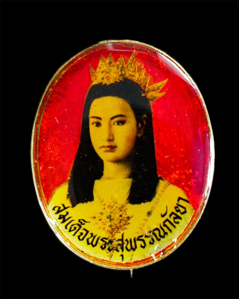 3.jpg - ล็อกเก็ตเข็มกลัด สมเด็จพระสุพรรณกัลยา ตำหนักสมเด็จพระนเรศวร วัดดอนเจดีย์ จ.สุพรรณบุรี เนื้อกะไหล่ทองลงยา | https://kamulet.in.th