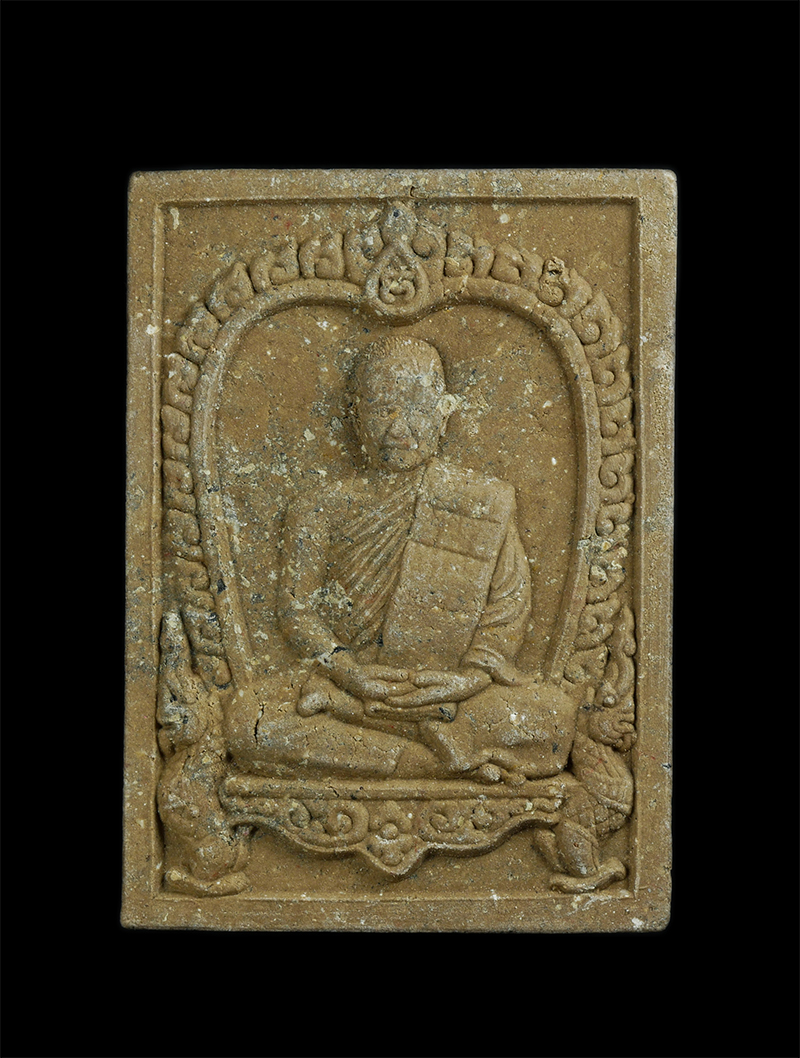 3.jpg - พระผงรูปเหมือนหลังยันต์เฑาะว์ หลวงปู่ฮ้อ พุทฺธสโร วัดชุมแสง อ.วังจันทร์ จ.ระยอง รุ่นมงคลมหาลาภ 100 ปี พ.ศ.2562 เลข 979 เนื้อผงพุทธคุณ ผงว่าน ฝังพลอยเส [..] | https://kamulet.in.th