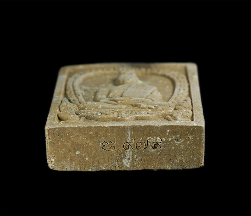 5.jpg - พระผงรูปเหมือนหลังยันต์เฑาะว์ หลวงปู่ฮ้อ พุทฺธสโร วัดชุมแสง อ.วังจันทร์ จ.ระยอง รุ่นมงคลมหาลาภ 100 ปี พ.ศ.2562 เลข 979 เนื้อผงพุทธคุณ ผงว่าน ฝังพลอยเส [..] | https://kamulet.in.th