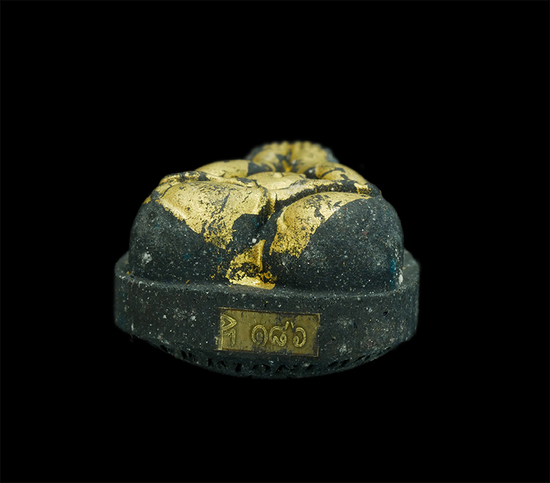 6.jpg - พระปิดตายันต์ดวงเล็ก หลวงปู่โต๊ะ เนื้อดำ ปิดทองในพิมพ์ เลข186 พิมพ์เล็ก ปี2565 วัดถ้ำสิงโตทอง จ.ราชบุรี วัตถุประสงค์เพื่อถวายจัดสร้างหลวงปู่โต๊ะองค์ให [..] | https://kamulet.in.th