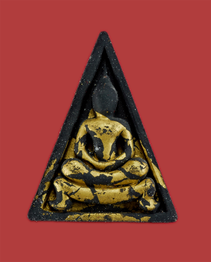 3.jpg - สมเด็จขาโต๊ะพิมพ์สามเหลี่ยม รุ่น นะ เศรษฐี หลวงพ่อพัฒน์ วัดห้วยด้วน จ นครสวรรค์ พ.ศ.2565 เนื้อผงน้ำมันใบลาน ปิดทองในพิมพ์ เลข68 | https://kamulet.in.th