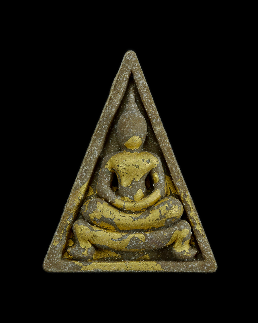 3.jpg - สมเด็จขาโต๊ะพิมพ์สามเหลี่ยม รุ่น นะ เศรษฐี หลวงพ่อพัฒน์ วัดห้วยด้วน จ นครสวรรค์ พ.ศ.2565 เนื้อผงน้ำมันผงธูป ปิดทองในพิมพ์ เลข84 | https://kamulet.in.th