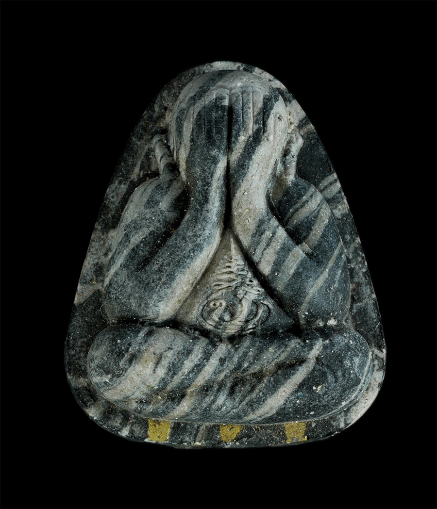 3.jpg - พระปิดตาพิมพ์ปลดหนี้ หลวงพ่อพัฒน์ รุ่น”เฮง” ปี2566 เนื้อราย ตะกรุดเงิน 3 ดอก ปิดทอง เลข167 | https://kamulet.in.th