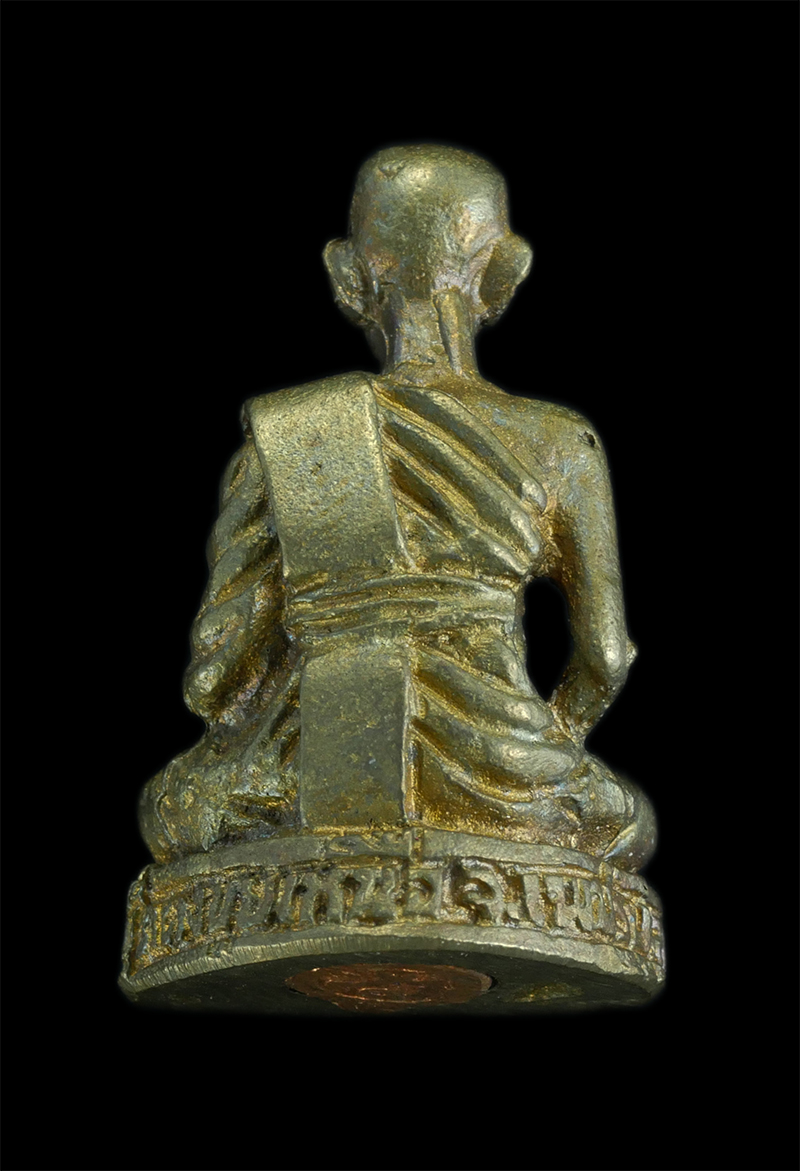 2.jpg - รูปหล่อหลวงพ่อเจ็ก วัดวารีวงษ์ ดงขุยเหนือ อ.ชนแดน จ.เพชรบูรณ์ ปี 2549 | https://kamulet.in.th