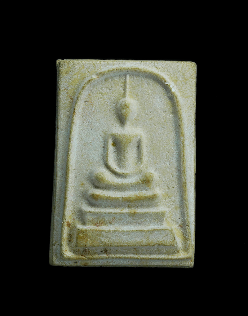 1.jpg - พระสมเด็จหลังรูปเหมือนหลวงปู่ยอด วัดกรอกยายชา อ.เมือง จ.ระยอง เนื้อผงพุทธคุณ ผงว่าน พระเก่าสวย น่าเก็บสะสม(องค์ที่1) | https://kamulet.in.th