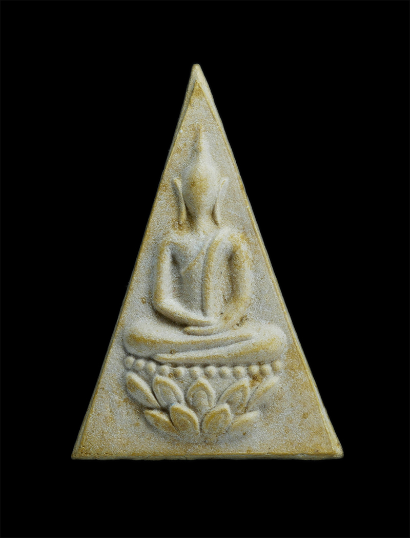 1.jpg - พระผงนางพญาเทพนิมิต ผงไม้จันทร์หอม ผงว่าน วัดนครป่าหมาก เขตตลิ่งชัน กทม. เฉลิมพระเกียรติครบ ๕ รอบ พ.ศ.2530 พระเก่าสวยมวลสารดี พิธิใหญ่ | https://kamulet.in.th