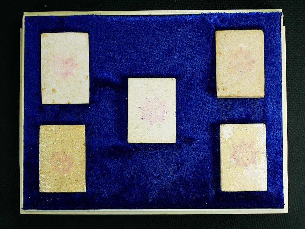 1_1.jpg - พระสมเด็จวัดเกศไชโย 5พิมพ์ยอดนิยม พิธีใหญ่มหาพุทธภิเษกพระอุโบรถ วัดหงษ์รัตนาราม บางกอกใหญ่ กทม. ปี2536 พระดีปลุกเศกพิธีใหญ่ พระทำได้สวยงามน่าสะสม รับป [..] | https://kamulet.in.th