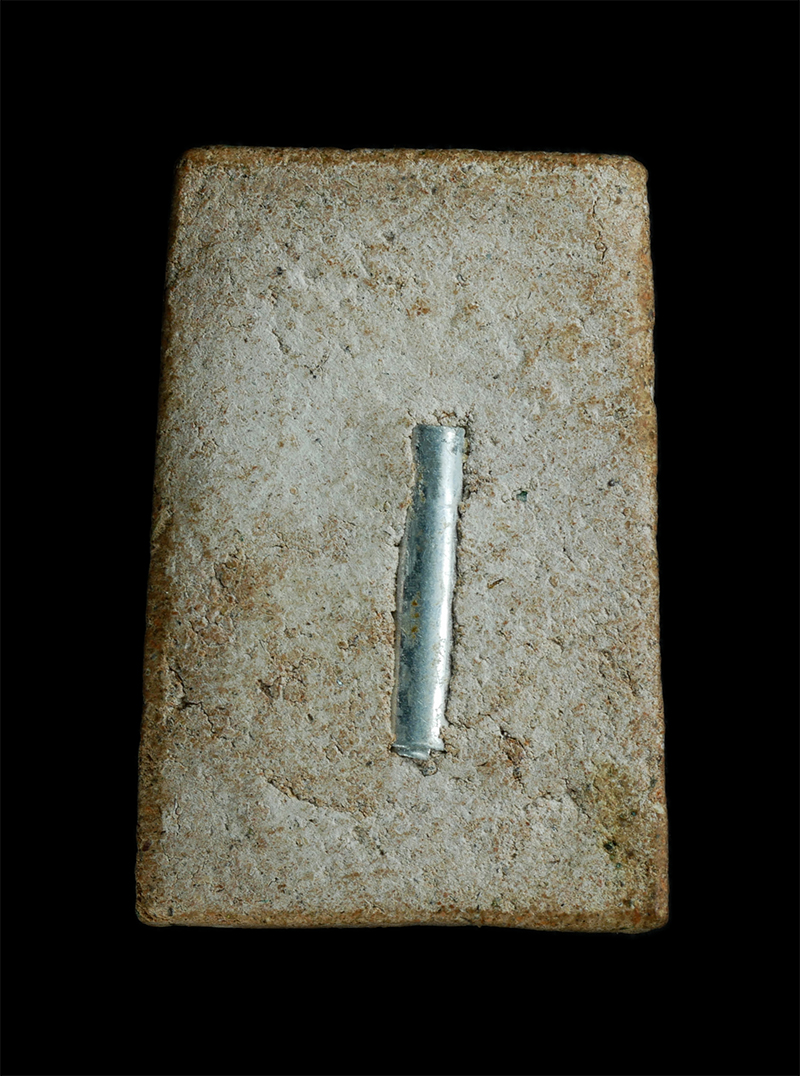 1_1.jpg - พระสมเด็จ เนื้อผงเก่าโรยผงตะไบทองชนวน ฝังตะกรุดเงิน พระเก่าสวย มวลสารดี ไม่ทราบที่ | https://kamulet.in.th