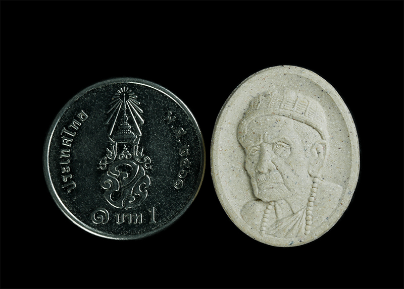 2.jpg - พระผงหลวงปู่หมุน ฐิตสีโล รุ่นเจ้าสัวล่ำซำ ผสมมวลสาร รุ่นแรก ปี2542 พระเก่าสวยมวลสารดี พร้อมกล่องเดิมๆ น่าสะสม | https://kamulet.in.th