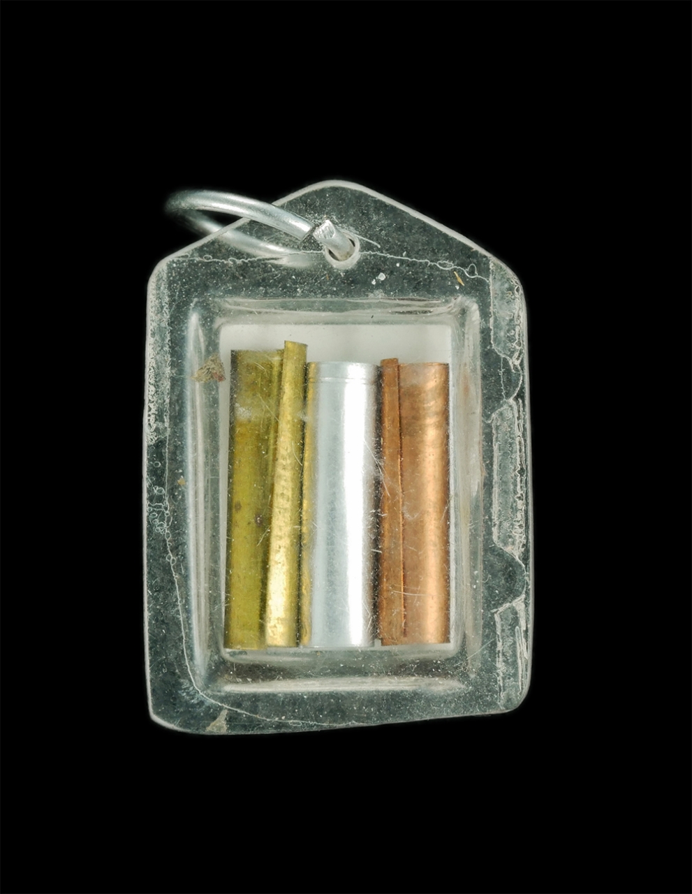 1_1.jpg - ล็อกเก็ตรูปถ่ายหลังตะกรุดสามกษัตริย์ หลวงพ่อพิน พุทธปาโล(พระครูพินิจสุตการ) วัดสุนันทาราม ต.บ้านแก้ง อ.เฉลิมพระเกียรติ จ.สระบุรี#1 | https://kamulet.in.th