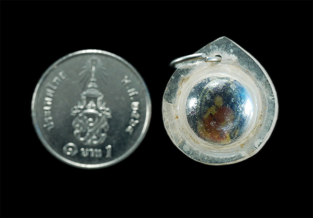 3.jpg - ลูกอม/ลูกนิมิตร หลวงพ่อคูณ ปริสุทโธ วัดบ้านไร เนื้อผงพุทธคุณปิดทอง เลี่ยมพลาสติกเก่า พระขนาดเล็กให้ลูกให้เด็กกำลังดี พุทธคุณโดดเด่นทาง โชคลาภ แคล้วคลา [..] | https://kamulet.in.th