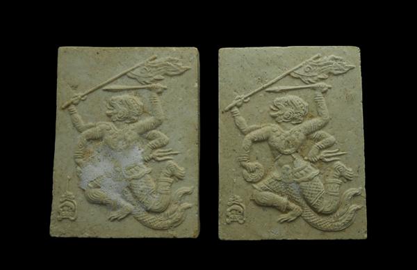 พระผงหนุมานเชิญธงหลังยันต์ หลวงพ่อพูล อตฺตรกฺโข(พระมงคลสิทธิการ) วัดไผ่ล้อม จ.นครปฐม ปี2547 เนื้อผงพุทธคุณ พระเก่าสวย มวลสารดี น่า [..] | https://kamulet.in.th