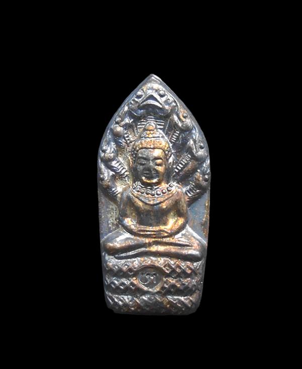 พระปรกใบมะขาม เนื้อเงิน ปี2537 หลวงปู่คร่ำ วัดวังหว้า อ.แกลง จ.ระยอง รุ่นอุปถัมถ์ พระเก่าสวย พร้อมกล่องเดิมๆ  หลวงปู่คร่ำ ยโสธโร ห [..] | https://kamulet.in.th