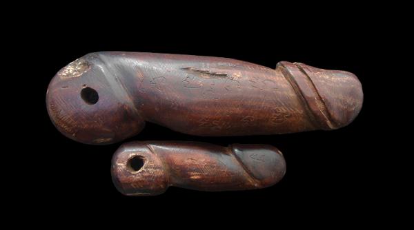 ปลัดขิกไม้เก่า จารเก่าสวยๆ 2องค์ ขนาดเล็กใหญ๋ | https://kamulet.in.th