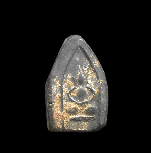 พระผงห้าเหลี่ยมเล็กนักเลงโต หลวงพ่อทาบ วัดกระบกขึ้นผึ้ง อ.บ้านค่าย จ.ระยอง ปี 2505 | https://kamulet.in.th