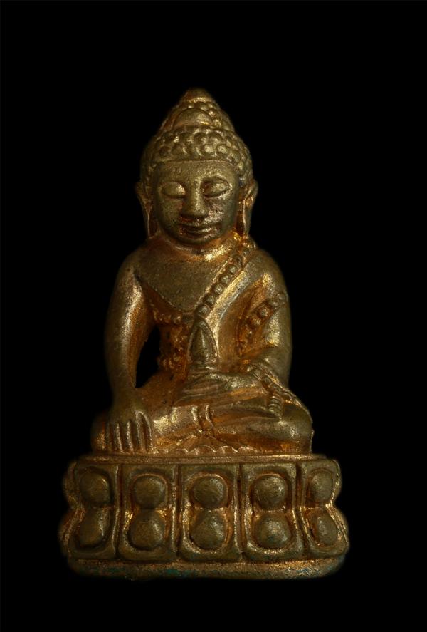 พระกริ่ง รุ่นเก้าแก้ว จินดามณี เนื้อทองแดง อุดผง เลข 913 หลวงปู่แก้ว เกสาโร วัดหนองพะวา อ.บ้านค่าย จ.ระยอง ปี2556 | https://kamulet.in.th