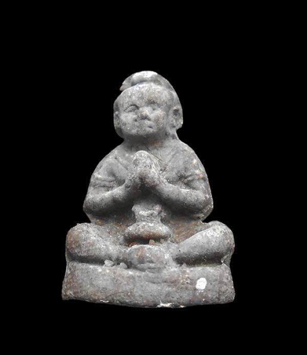 กุมารทองโชคทวี เนื้อผงดินเจ็ดป่าช้า อุดด้วยผงพรายกุมาร หลวงปู่คำบุ วัดกุดชมพู อุบลราชธานี ปี2552 พร้อมกล่องเดิมๆ | https://kamulet.in.th