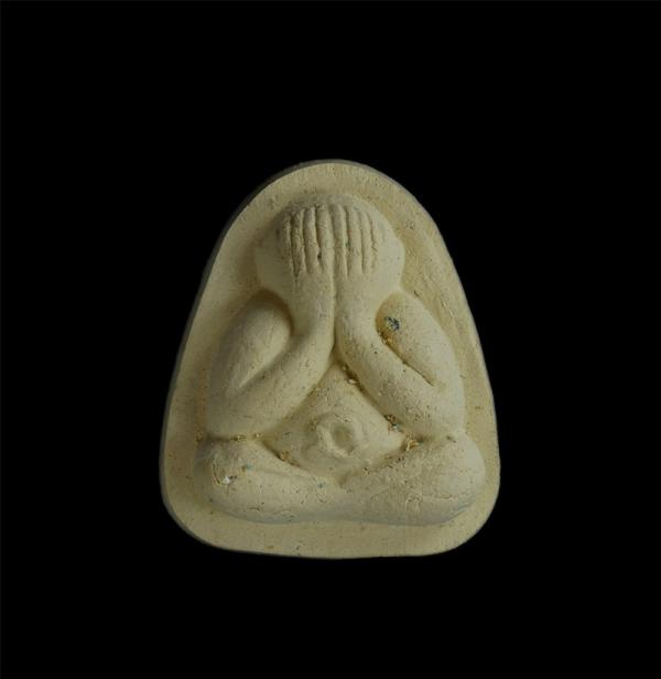 พระปิดตาเนื้อผงพุทธคุณหลังยันต์ห้า ฝังพลอยเสก หลวงพ่อนพ(พระครูพิสุทธิญาณโสภณ) งานปิดทองฝังลูกนิมิต ผูกสีมา วัดหนองไร่ จ.ระยอง ปี25 [..] | https://kamulet.in.th