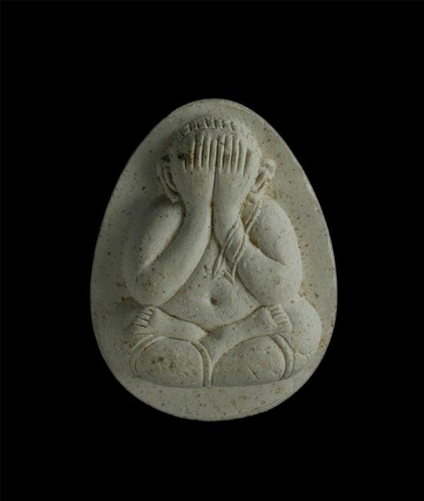 พระปิดตาหลังยันต์กระบองไขว้ หลวงปู่คร่ำ ยโสธโร(พระมงคลศีลาจารย์) วัดวังหว้า อ.แกลง จ.ระยอง  ปี2537 เนื้อผงพุทธคุณ ผงว่าน (องค์ที่1 [..] | https://kamulet.in.th