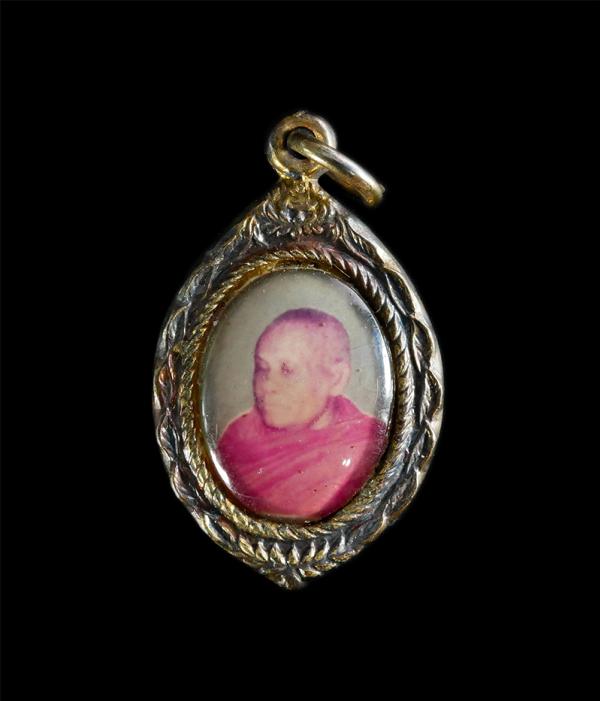 ล็อกเก็ตหลวงพ่ออิ่ม สารธโร วัดมหาธาตุยุวราชรังสฤษฎิ์ราชวรมหาวิหาร กรุงเทพมหานคร ปี2531 พระเก่าสวย สร้างน้อยหายาก | https://kamulet.in.th