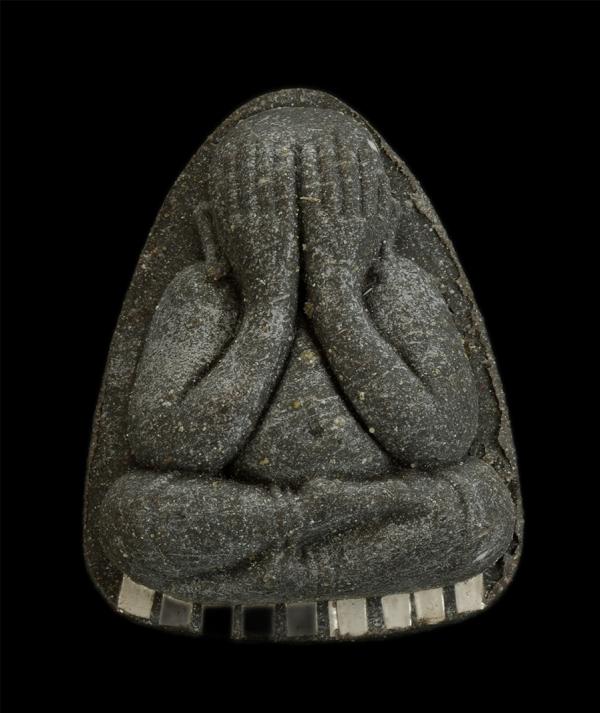 พระปิดตาปลดหนี้ ของขวัญ หลวงพ่อทอง วัดบ้านไร นครราชสีมา ปี2565 เนื้อผงธูป ตะกรุดเงิน 9 ดอก เลข108 (สร้าง 199 องค์) | https://kamulet.in.th