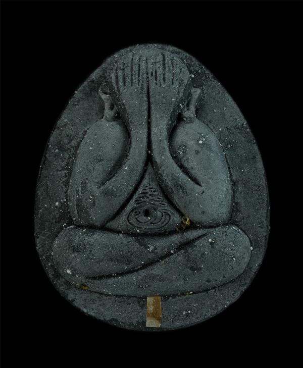 พระปิดตาพิมพ์จัมโบ้ หลวงพ่อพัฒน์ รุ่น”เฮง” ปี2566 เนื้อผงใบลาน ตะกรุดเงิน 1 ดอก เลข70 | https://kamulet.in.th