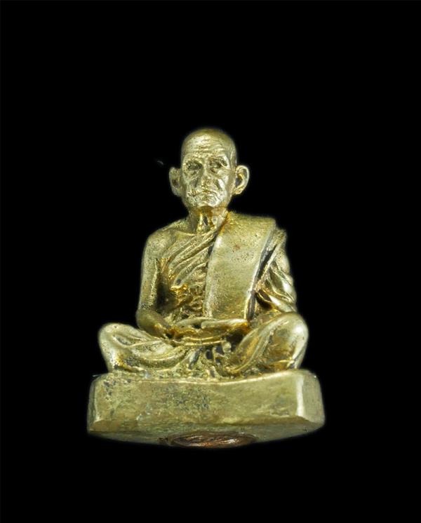 หลวงพ่อเงิน วัดบางคลาน จ.พิจิตร รุ่นนี้ รวย รวย รวย ปี2536 ตั้งทุนสงเคราะห์เด็กนักเรียนยากจน เนื้อทองผสม | https://kamulet.in.th