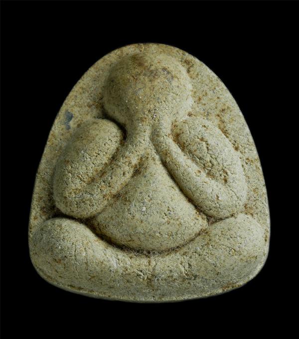 พระปิดตาหลังหนุมาน หลวงปู่เกลี้ยง มนุญฺโญ (พระครูพิศิษฐชโลปการ) วัดเนินสุทธาวาส จังหวัดชลบุรี ปี2551 มีพุทธคุณ แคล้วคลาด ปลอดภัย เ [..] | https://kamulet.in.th