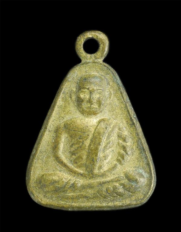 เหรียญจอบเล็กหลวงพ่อเงิน วัดบางคลาน จ.พิจิตร ปี2527 พระสวย (์องค์ที่3/3) | https://kamulet.in.th