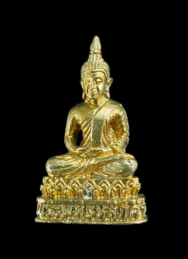 รูปหล่อพระพุทธหลักคำ รุ่นสร้างอุโบรถ วัดศรีบุญเรือง ต.นาซำ อ.หล่มเก่า จ.เพชรบูรณ์ ปี2537 เนื้อทองผสม พระสวยพร้อมกล่องเดิมๆ | https://kamulet.in.th